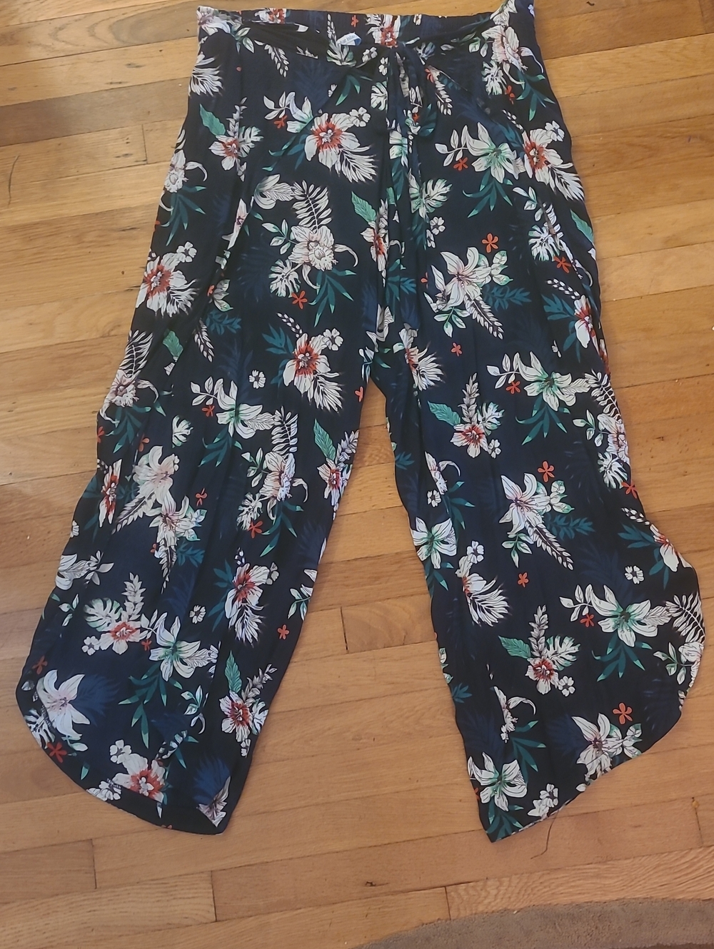 blue island Black Floral Wide-Leg Pants with Tie Waist